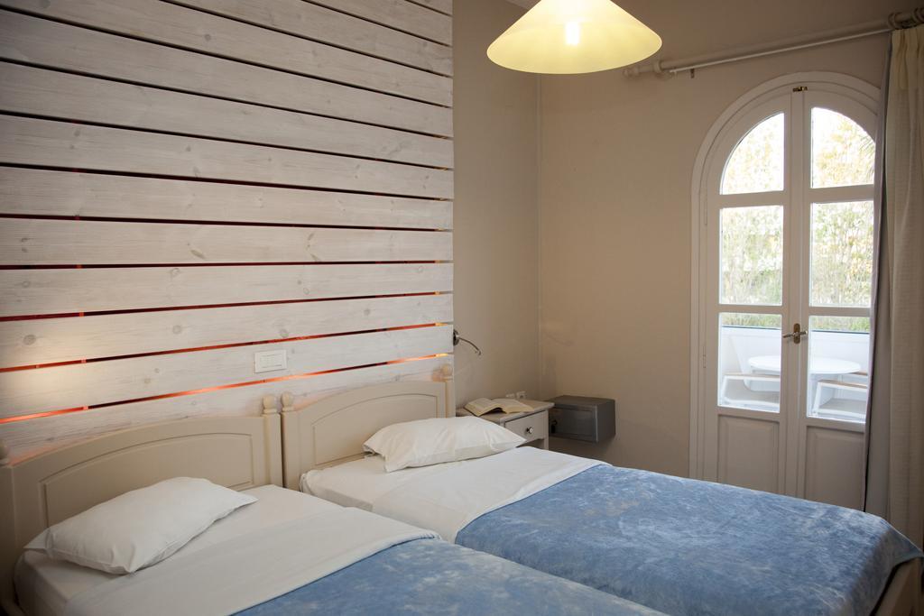Troulakis Beach Hotel Agia Marina  Luaran gambar