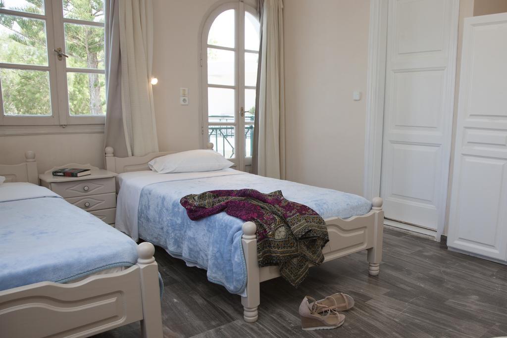Troulakis Beach Hotel Agia Marina  Luaran gambar